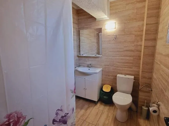 Andri Mar Πανσιόν 3*