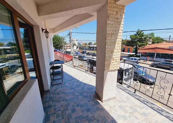 Andri Mar Πανσιόν 3*