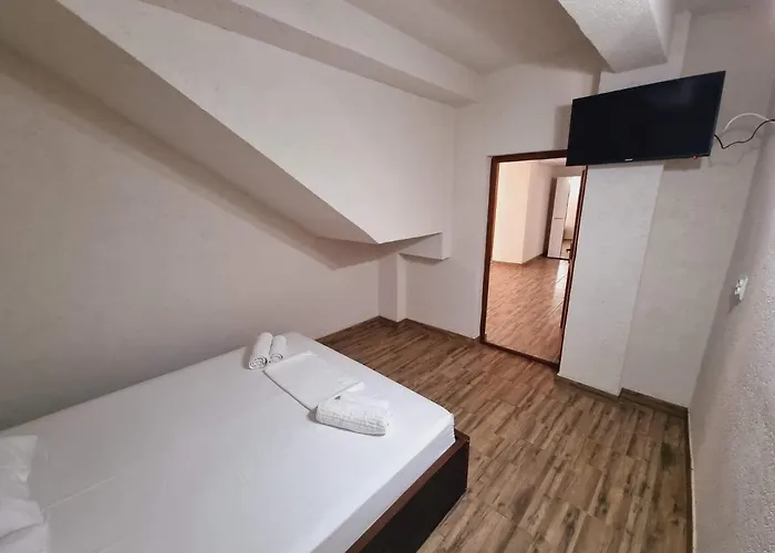 Πανσιόν Andri Mar 3*